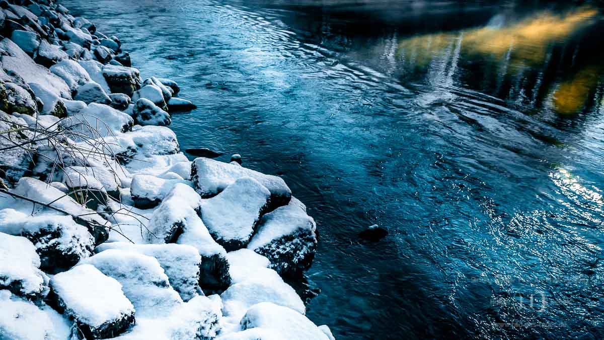 Schnee und Wasser